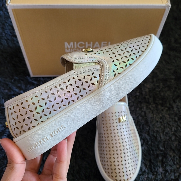 NEW MK Jem Olivia Slip-on (Youth) - Picture 8 of 9